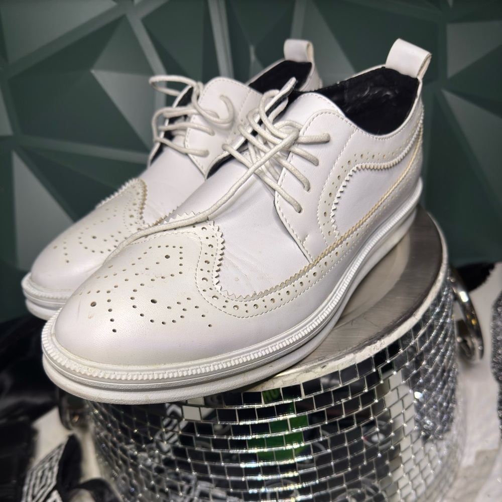 White Oxford shoes size 10